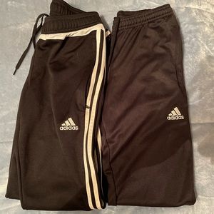 2 adidas joggers